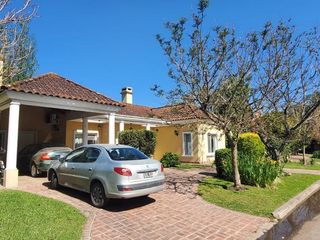 Foto 1 de En Venta | VALOR REBAJADO | Importante Casa en Barrio Cerrado 