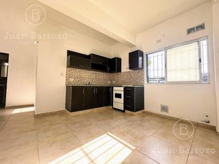 Foto 2 de Venta Departamento de 2 ambientes en Banfield Este.