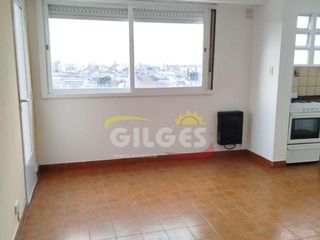 Foto 6 de Venta de Departamento 2 Amb.  en Ramos Mejia Muy Buen Estado Contra frente con Vista a Av. Rivadavia