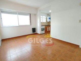 Foto 4 de Venta de Departamento 2 Amb.  en Ramos Mejia Muy Buen Estado Contra frente con Vista a Av. Rivadavia