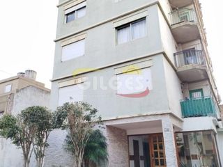 Foto 18 de Venta de Departamento 2 Amb.  en Ramos Mejia Muy Buen Estado Contra frente con Vista a Av. Rivadavia