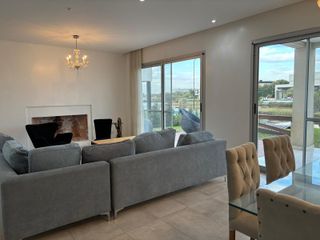 Foto 2 de CASA EN  VENTA AL LAGO EN PUERTOS