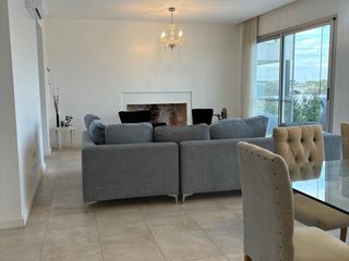 Foto 3 de CASA EN  VENTA AL LAGO EN PUERTOS