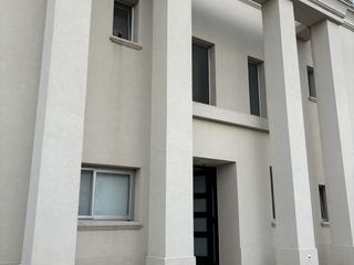 Foto 1 de CASA EN  VENTA AL LAGO EN PUERTOS