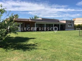 Foto 2 de Casa en Venta en El Cantón Puerto, El Cantón, Escobar, G.B.A. Zona Norte, Argentina
