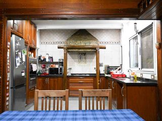 Foto 11 de Venta casa 4 dormitorios  en Versalles, con pileta