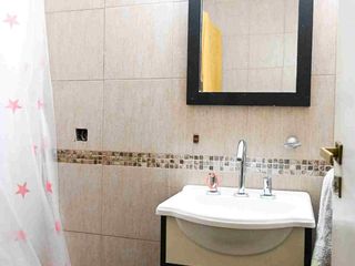 Foto 43 de Venta casa 4 dormitorios  en Versalles, con pileta