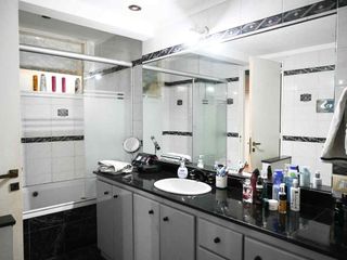 Foto 24 de Venta casa 4 dormitorios  en Versalles, con pileta