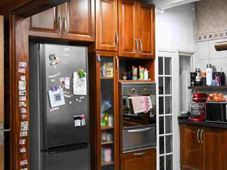 Foto 14 de Venta casa 4 dormitorios  en Versalles, con pileta