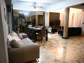 Foto 6 de Venta casa 4 dormitorios  en Versalles, con pileta