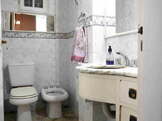 Foto 37 de Venta casa 4 dormitorios  en Versalles, con pileta