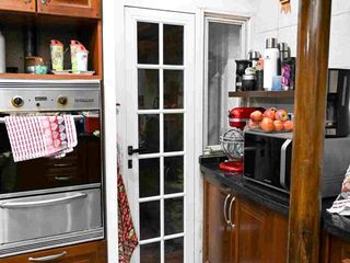 Foto 17 de Venta casa 4 dormitorios  en Versalles, con pileta
