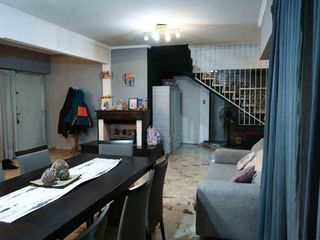 Foto 8 de Venta casa 4 dormitorios  en Versalles, con pileta