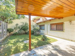 Foto 1 de VENTA CASA EN TEMPERLEY PILETA QUINCHO