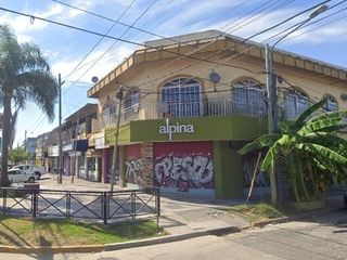 Foto 1 de 3 Dptos 3 ambientes + 3 locales comerciales activo