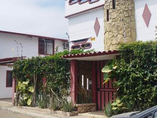 Foto 3 de Casa en venta cerca del Aeropuerto y del terminal de Manta, con 1 local comercial y 1 departamento