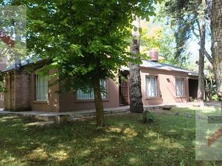 Foto 2 de Casa de una planta en Cariló con parrilla y pileta!