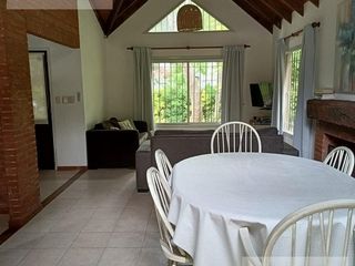 Foto 9 de Casa de una planta en Cariló con parrilla y pileta!