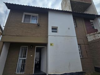 Foto 1 de DUPLEX BARRIO GREGORIO ALVAREZ. Calle 20