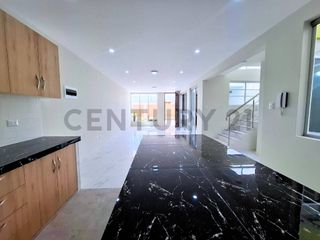 Foto 2 de VENTA DE CASA EN ESTRENO - TACNA