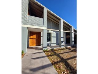 Foto 1 de INKASA INMOBILIARIA VENDE CASA EN CHACRAS