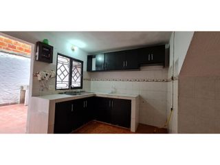 Foto 5 de ARRIENDO CASA AMPLIA EN CHINACOTA