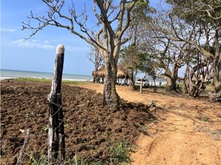 Foto 3 de VENTA DE ESPECTACULAR LOTE FRENTE AL MAR EN LOS CÓRDOBAS