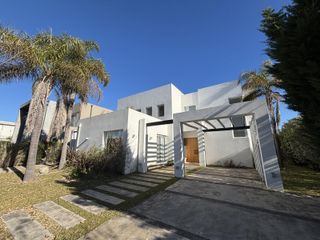 Foto 3 de Casa en  Alquiler en Los Alisos Nordelta