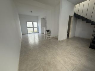 Foto 3 de Venta- Dúplex de 2 Dormitorios en Barrio Los Olmos  - D057