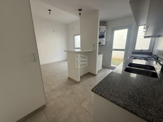 Foto 7 de Venta- Dúplex de 2 Dormitorios en Barrio Los Olmos  - D057