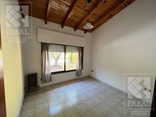 Foto 10 de Casa alquiler Belgrano, 3 dormitorios, 3 baños, cochera x 3 autos y patio con parrilla