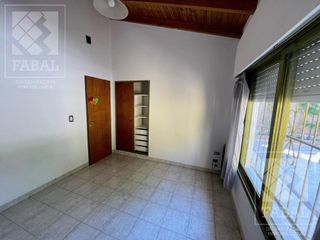 Foto 11 de Casa alquiler Belgrano, 3 dormitorios, 3 baños, cochera x 3 autos y patio con parrilla