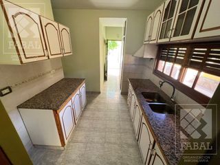 Foto 5 de Casa alquiler Belgrano, 3 dormitorios, 3 baños, cochera x 3 autos y patio con parrilla