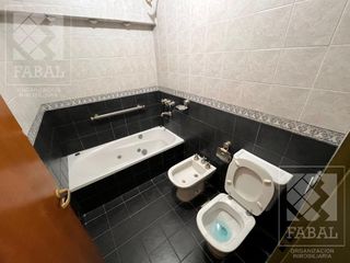 Foto 15 de Casa alquiler Belgrano, 3 dormitorios, 3 baños, cochera x 3 autos y patio con parrilla