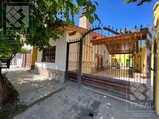 Foto 1 de Casa alquiler Belgrano, 3 dormitorios, 3 baños, cochera x 3 autos y patio con parrilla