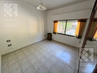 Foto 8 de Casa alquiler Belgrano, 3 dormitorios, 3 baños, cochera x 3 autos y patio con parrilla