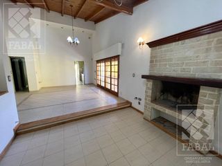 Foto 3 de Casa alquiler Belgrano, 3 dormitorios, 3 baños, cochera x 3 autos y patio con parrilla
