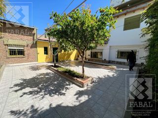 Foto 19 de Casa alquiler Belgrano, 3 dormitorios, 3 baños, cochera x 3 autos y patio con parrilla
