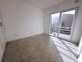 Foto 15 de Alquiler - Dúplex de 2 Dormitorios en Barrio Los Olmos  - A043