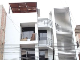Foto 12 de Casa en venta de 4 pisos a espaldas del Mall Aventuira de SJL