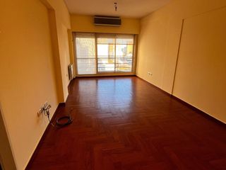 Foto 2 de Departamento en alquiler de 3 dormitorios c/ cochera en Centro