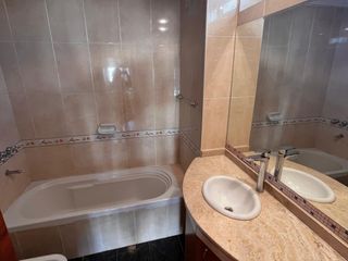 Foto 11 de Departamento en alquiler de 3 dormitorios c/ cochera en Centro