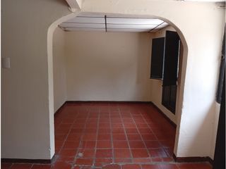 Foto 2 de ALQUILER APARTAMENTO DUPLEX CALI BARRIO  GUADUALES