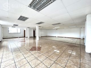 Foto 2 de Renta de local comercial - cerca del Aki de Conocoto.