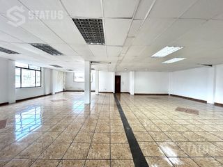 Foto 1 de Renta de local comercial - cerca del Aki de Conocoto.