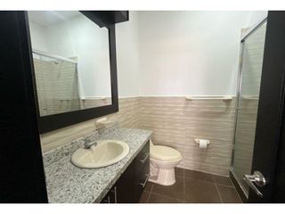 Foto 15 de VENTA CASA MODERNA 3 DORMITORIOS CONJUNTO MONTEBELLUNO SANTO DOMINGO ECUADOR