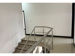 Foto 10 de VENTA CASA MODERNA 3 DORMITORIOS CONJUNTO MONTEBELLUNO SANTO DOMINGO ECUADOR