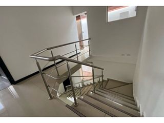Foto 9 de VENTA CASA MODERNA 3 DORMITORIOS CONJUNTO MONTEBELLUNO SANTO DOMINGO ECUADOR
