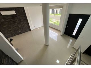 Foto 11 de VENTA CASA MODERNA 3 DORMITORIOS CONJUNTO MONTEBELLUNO SANTO DOMINGO ECUADOR