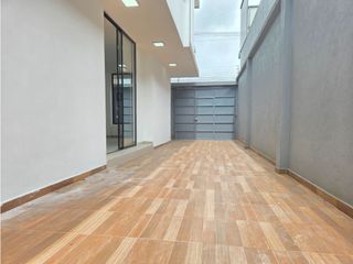 Foto 2 de VENTA CASA NUEVA CON PISCINA EN PLAZA ASTURIAS SANTO DOMINGO